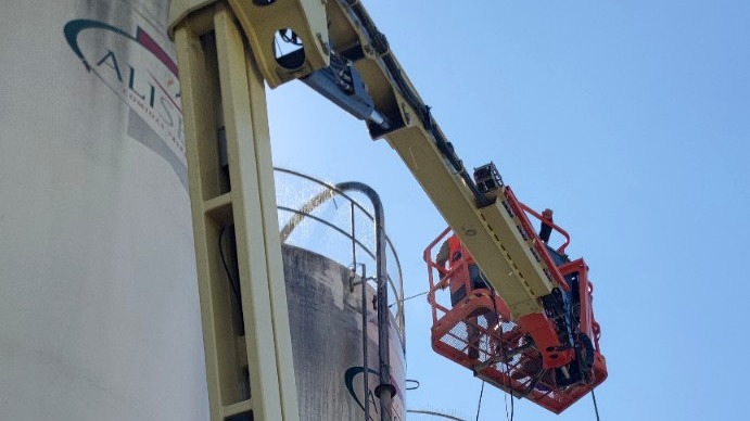 Trabajo de limpieza técnica y mantenimiento de silos realizado por Sociedad Comercial L&M S.A.